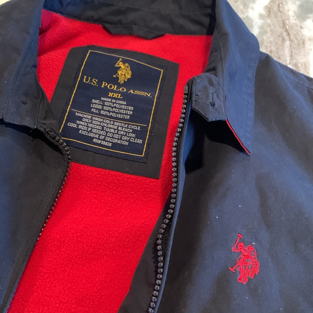 Windbreaker! Great seasonal wear.